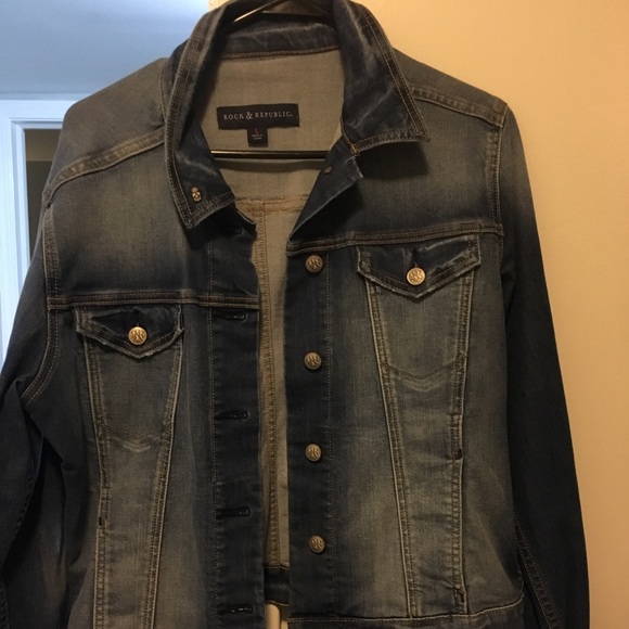 Jean jacket - Picture 1 of 3